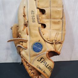@CHV.  VINTAGE SPAULDING 425316 KIDS BASEBALL GLOVE MIT THE CLASSIC RIGHT  HAND