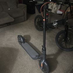 Ninebot E Scooter