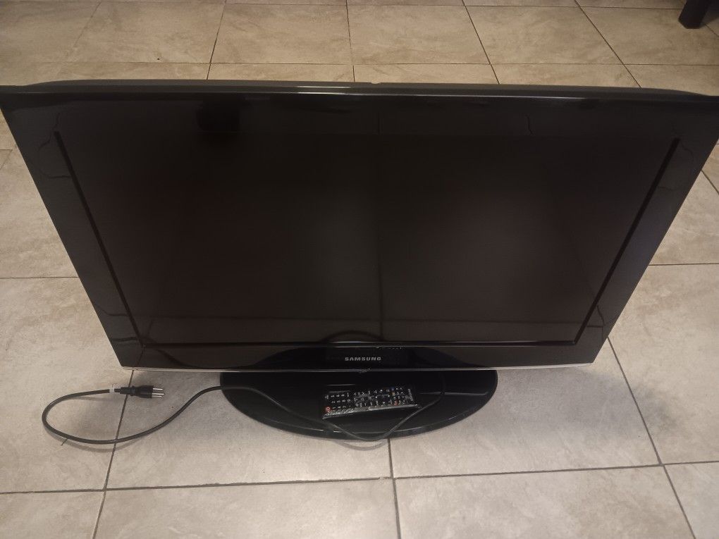 32 "Samsung TV. Good Condition