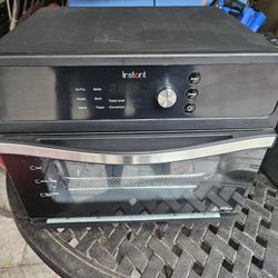 Instant Pot Omni Plus 18L air fryer and toaster oven. 