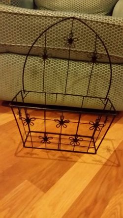 Wire arched basket