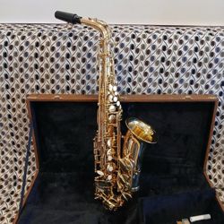 Saxophone Gold Sax Like New