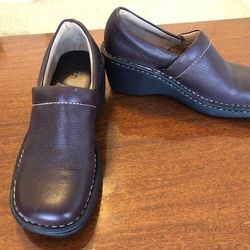 Born Dark Brown Leather Slip-On Shoes, Size 7.5