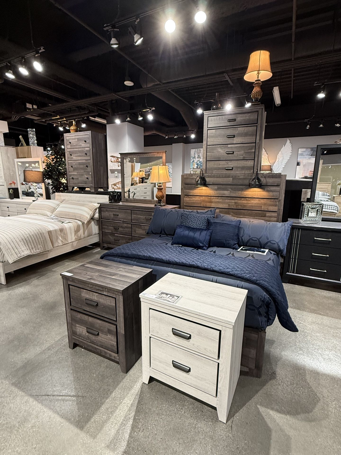 4PC Queen Bedroom Set