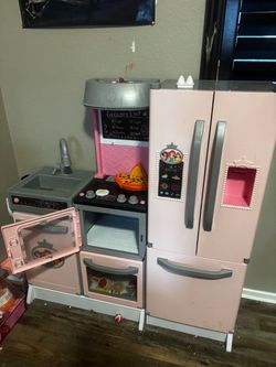 Toy kitchen in great condition