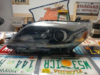 15-20 Toyota Sienna Left Driver Side Headlight W/Drl Original
