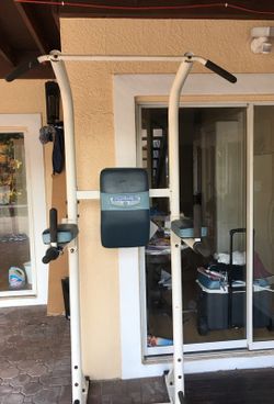 Pull up and dip equipment (gym) working out