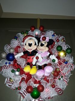Made to order Christmas wreaths Disney, snoopy, Christmas story, grinch, snowman