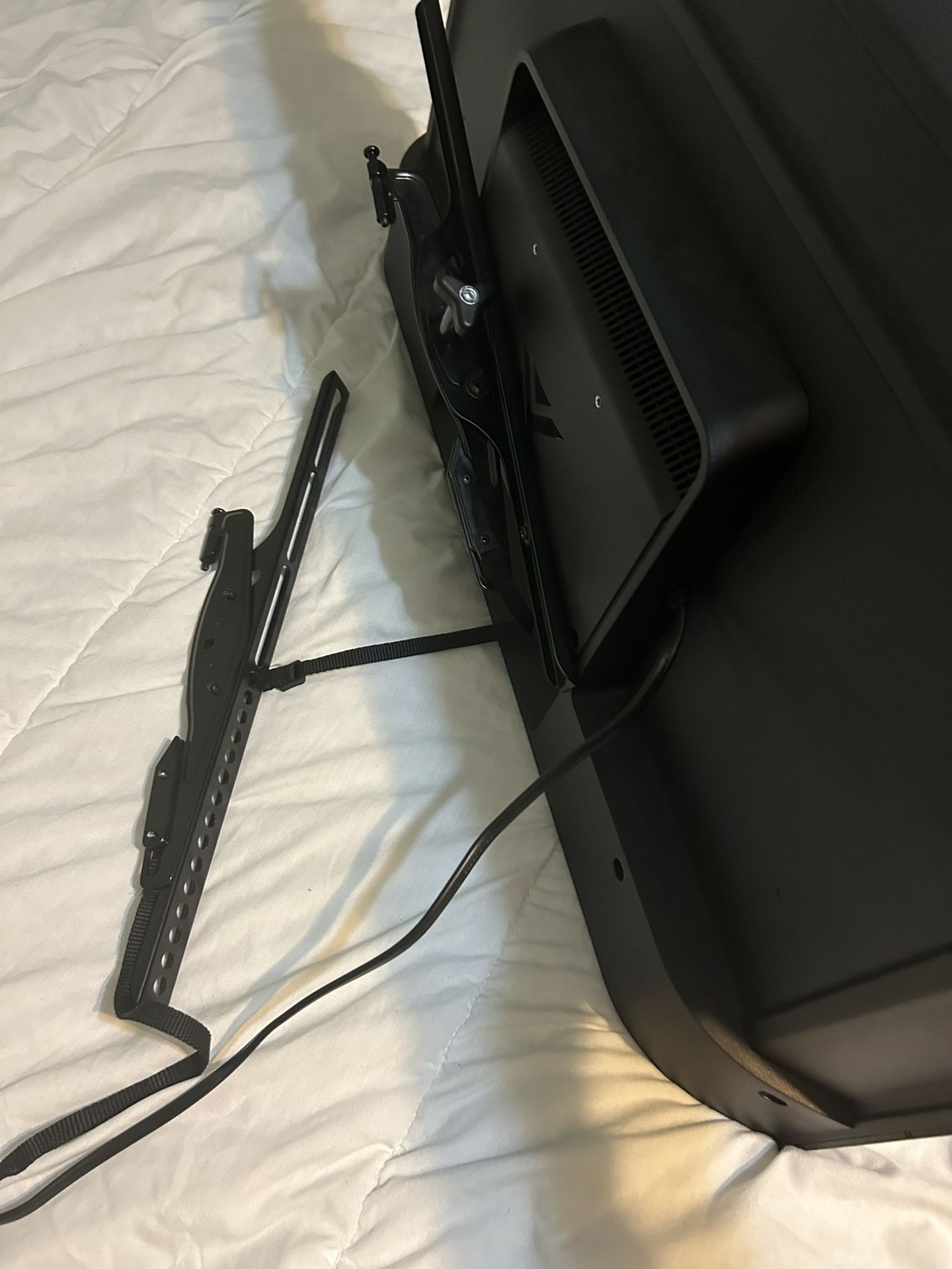 VIZIO 24" Class HD 720p LED Smart TV (VHD24M-08)