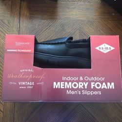 New men’s memory foam slippers size L 9.5/10.5