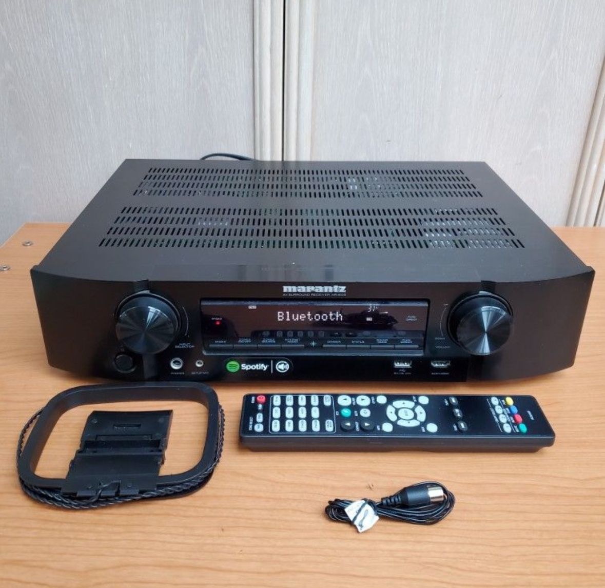 Marantz NR 1605 Bluetooth WI-FI Receiver 7.1 Channels Home Theater Apple Airplay Remote AM FM Antennas