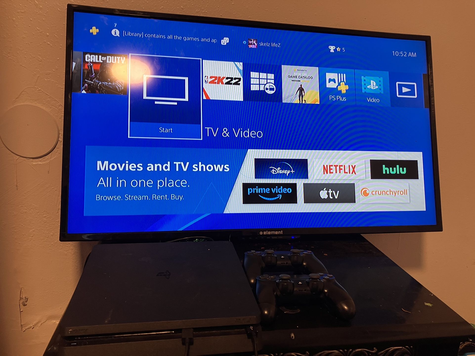 PlayStation 4 Slim With 40inch Element Tv