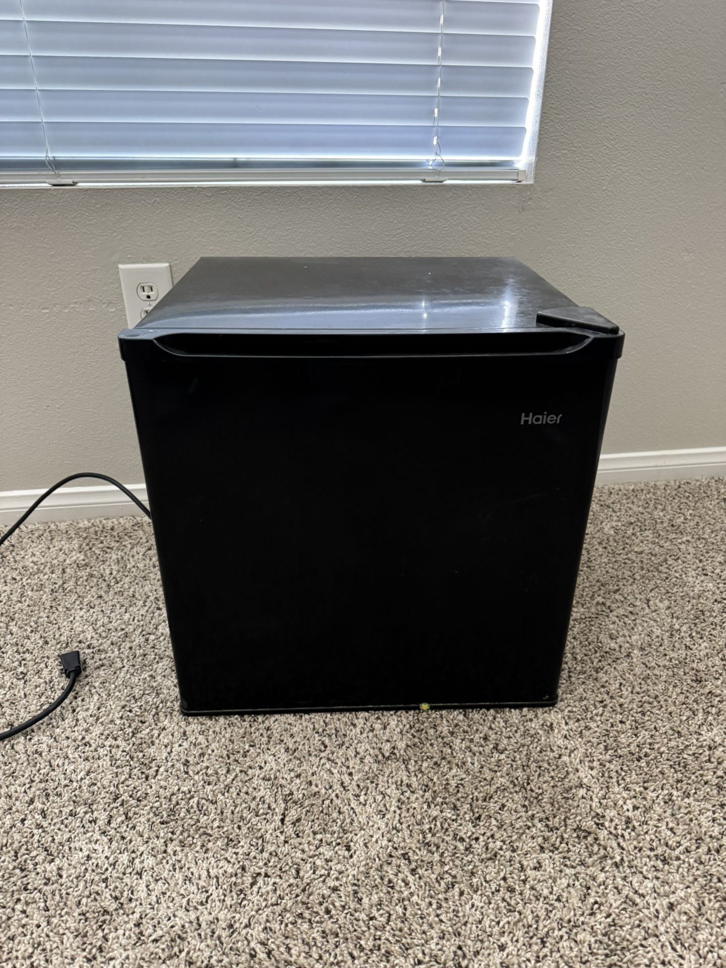 Mini Fridge With Freezer