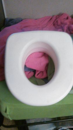 Toliet booster seat