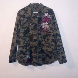 Lane Bryant Camouflage & Embroidered Flowers 18/20  Jacket
