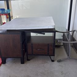 Take all Pier one, card table , high end tables for $40