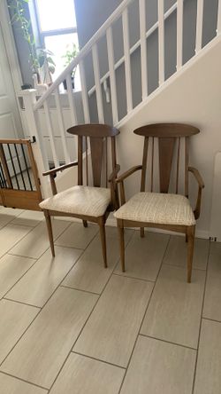 Accent chairs