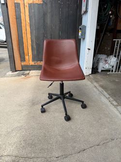 Task chair