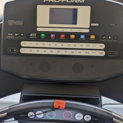 Pro-form Treadmill 600c, Mint Condition 