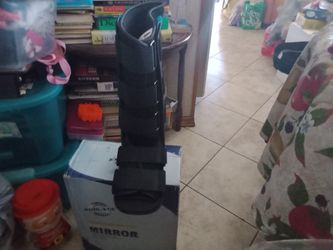 Cam Boot Left Or Right Foot, Small, New $50