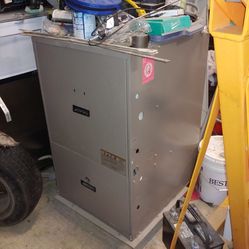 112,000 BTU 2005 5 Star Energy Efficient Updraft Gas/ Propain Furnace $400