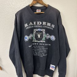 Vintage Raiders sweatshirt Size xL