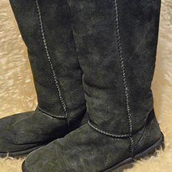 Black Suede Leather Women's UGG brand Boots Size 8