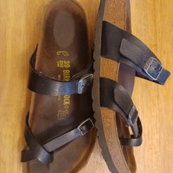 Women's Birkenstock Sandal Size 39 (8)