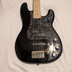Squire Affinity Precision Bass PJ Black