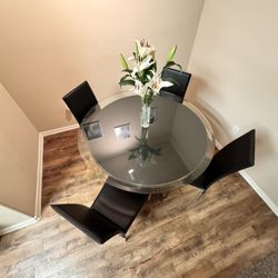 Dinning Table 