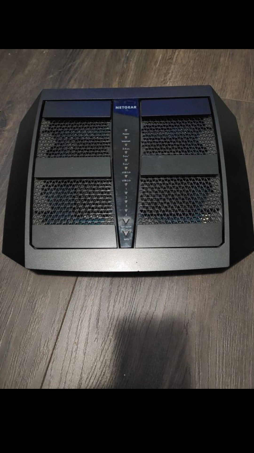 Netgear nighthawk X6 Tri-band wifi router R8000 AC3200