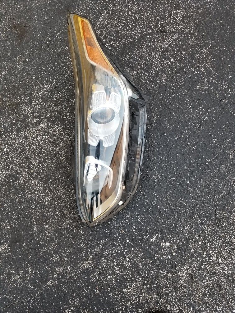 Kia Forte Headlight 