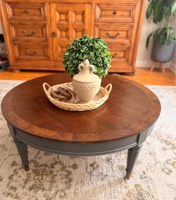 Round Coffee table