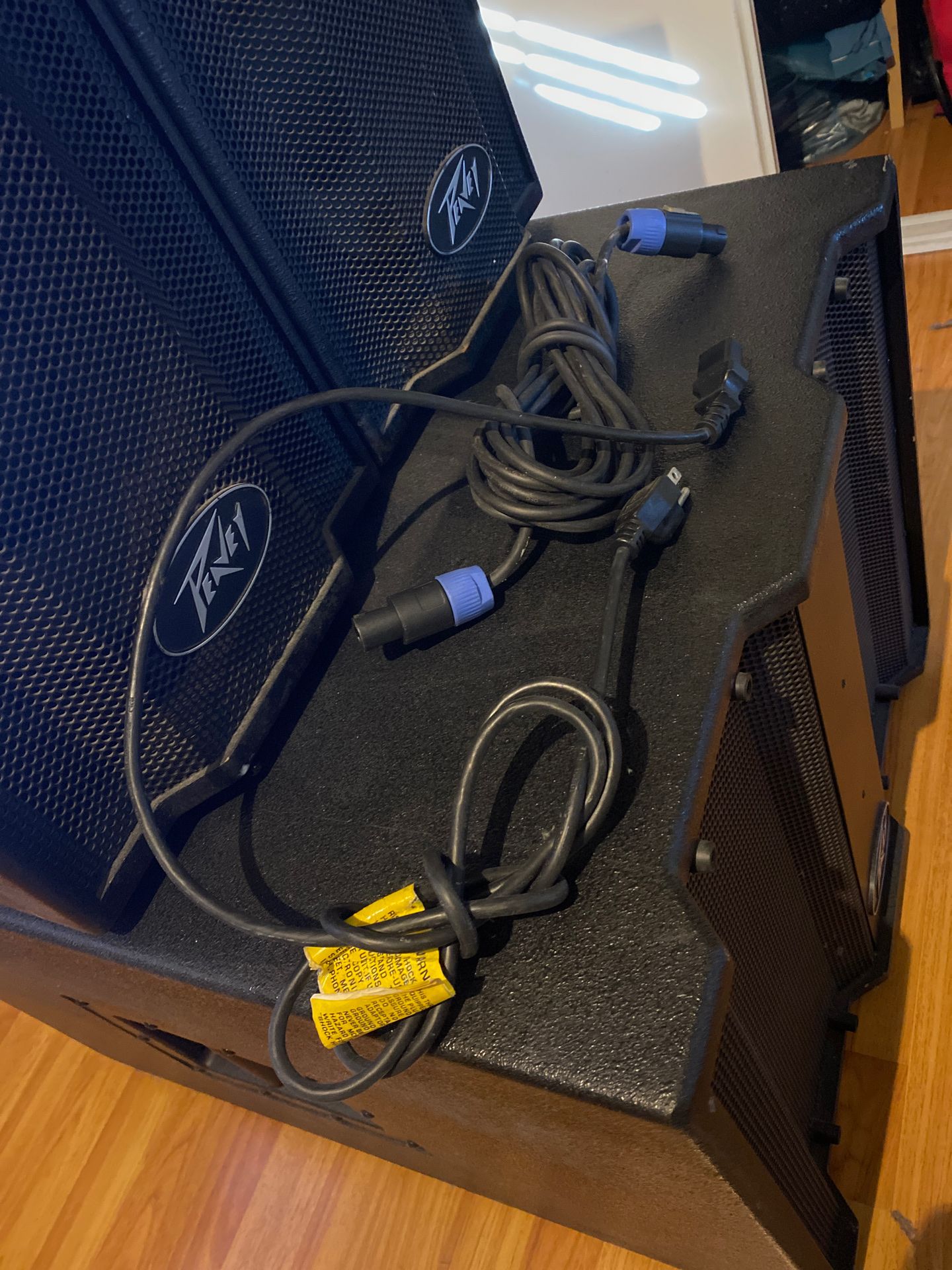 Peavey Triflex II 1000 watt Sound System 2 speakers and 1 subwoofer for