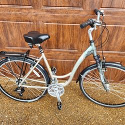 *** LADIES TREK MT BIKE ***