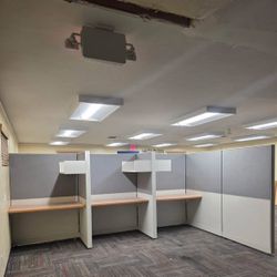 5 Panels Workstation/ Cubicles