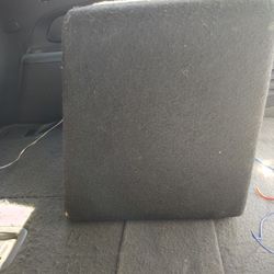 Nearly New 12" Kicker Comp C Kicker Box And Boss Amp