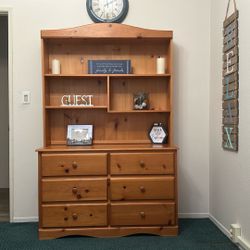 Knotty Pine bedroom Set (Cal King Twin)