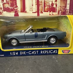 1:24 Scale 1964 Ford Mustang Convertible. New Unopened.
