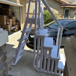 New Pool Ladder Extra Heavy Duty 