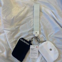 Lululemon Dual Pouch Wristlet Brand New Black And White