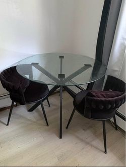 Table & chairs