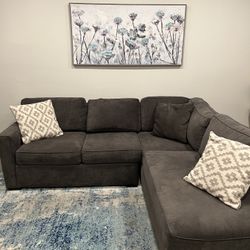 Couch/Sofa With chaise