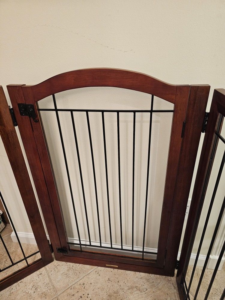 Freestanding Wooden Pet Gate Arched Top Mahogany Foldable