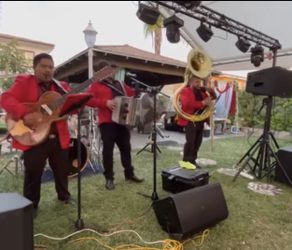 Grupo Norteño Con Tuba