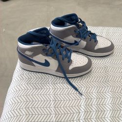 Jordan’s Boys Size 6