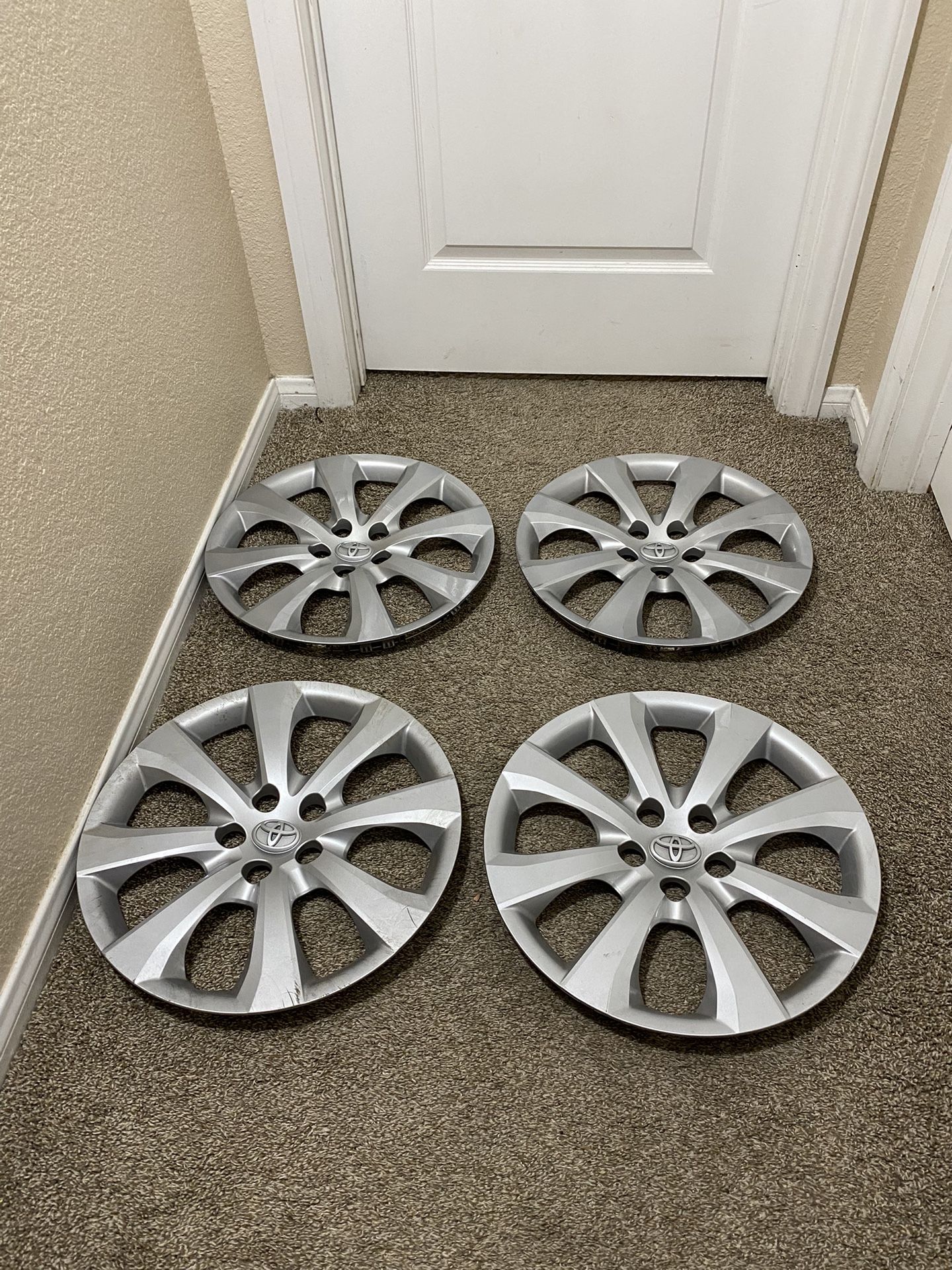 Corolla Hub cap