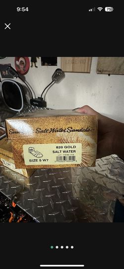 Salt waters Size 5 In Youth