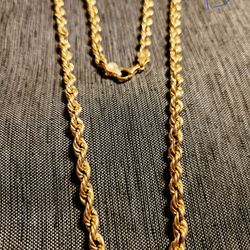 Beautiful 14kt Gold Rope Chain