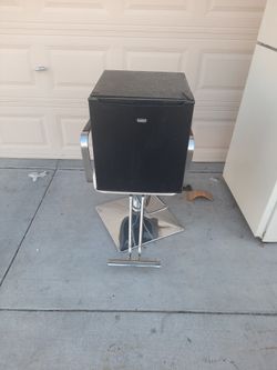 Mini refrigerator